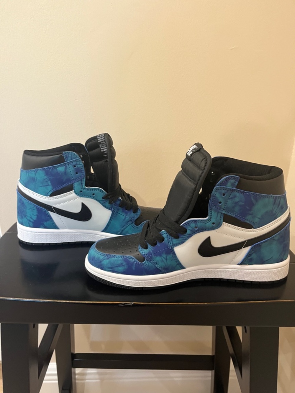 NWOT Retro High OG - Blue Tie-Dye, Black & White - Picture 5 of 9